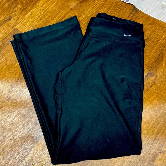 Wide leg Nike leggings pants - Picture 1 of 5